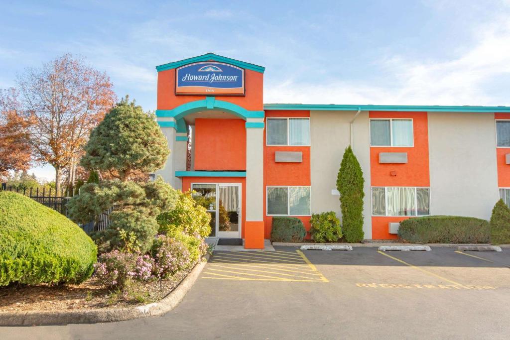 Howard Johnson by Wyndham Salem - main image