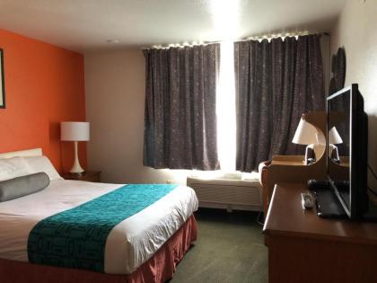 Howard Johnson by Wyndham Salem - image 7
