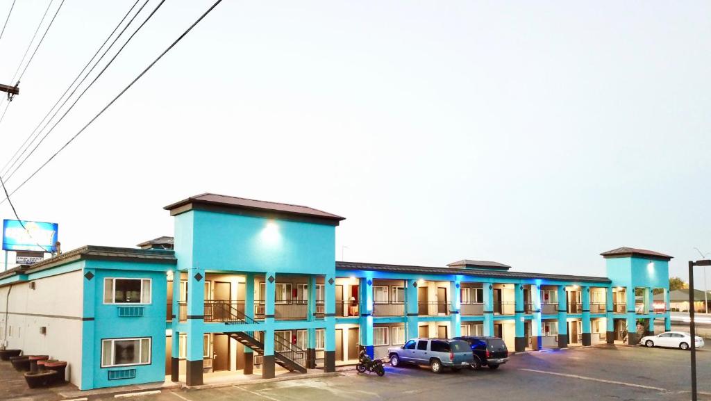 Holiday Lodge - main image