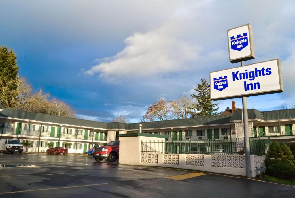 Knights Inn Salem - main image