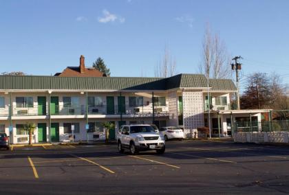 Knights Inn Salem - image 3