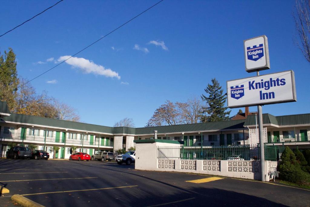 Knights Inn Salem - image 4