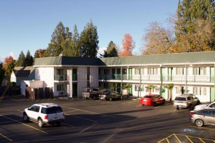 Knights Inn Salem - image 5