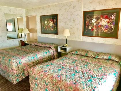 Travelers Inn Motel - image 8