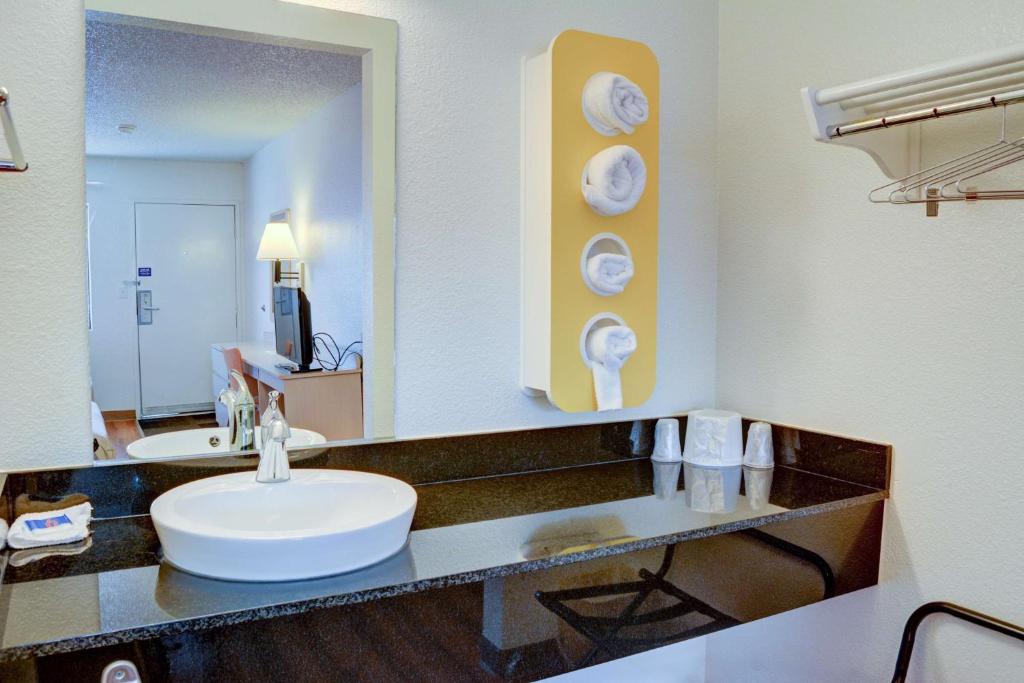 Motel 6-Salem OR - image 7