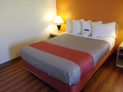 Motel 6-Salem OR - Expo Center - image 2