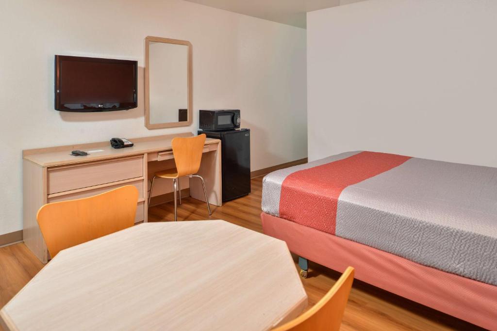 Motel 6-Salem OR - Expo Center - image 5