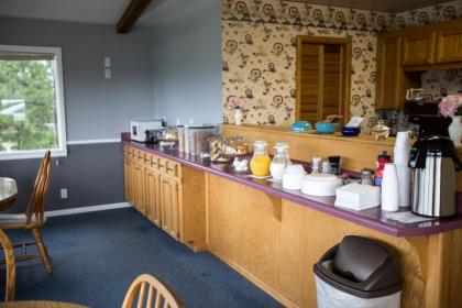 Cottonwood Inn - image 12