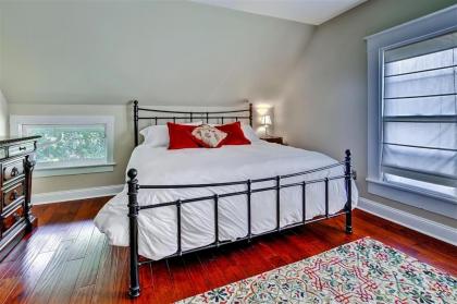 Historic and Charming Salem Home with Mill Creek Views! - image 11
