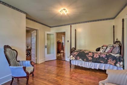 Historic Salem Home Fit for Large Groups!