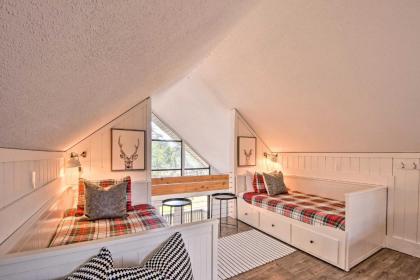 Designer Retreat with Pool Golf and Beach Access - image 15
