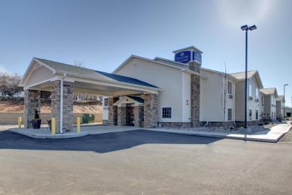Cobblestone Hotel  Suites   Salem