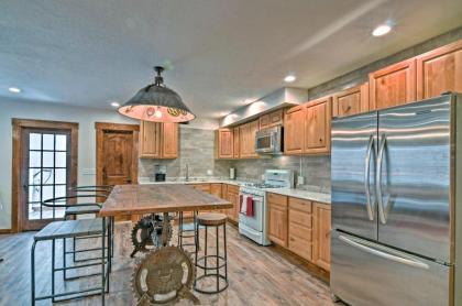 Updated Main St Apt Near Fishlake and Capitol Reef!