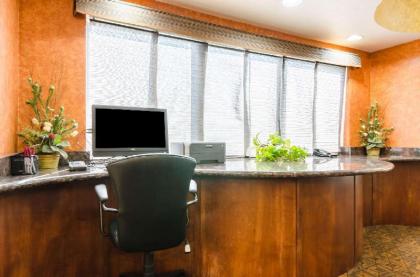 Comfort Suites Salina - image 13