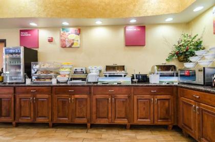 Comfort Suites Salina - image 14