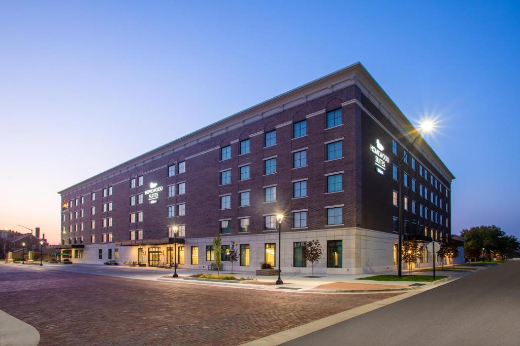 Homewood Suites By Hilton Salina/Downtown Ks - main image