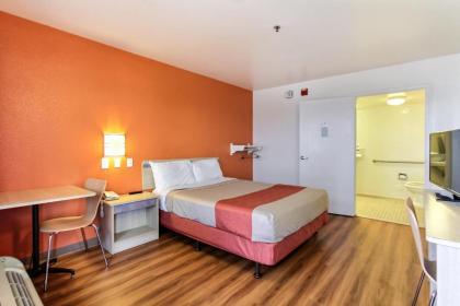 Motel 6-Salinas CA - North Monterey Area - image 3