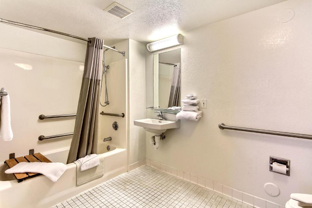 Motel 6-Salinas CA - North Monterey Area - image 5
