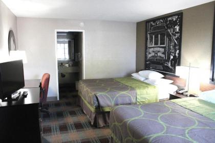 Super 8 by Wyndham Salinas - image 13