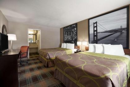 Super 8 by Wyndham Salinas - image 9