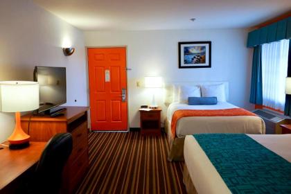 Howard Johnson by Wyndham Salinas - image 14