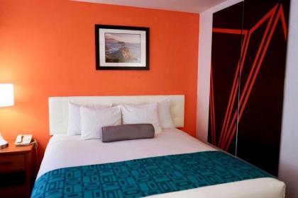 Howard Johnson by Wyndham Salinas - image 15