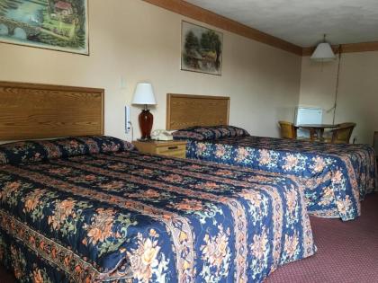 Knotty Pine Motel - image 11