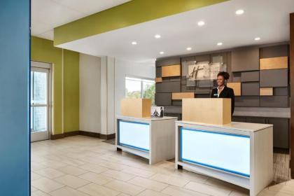 Holiday Inn Express & Suites Salisbury an IHG Hotel - image 11