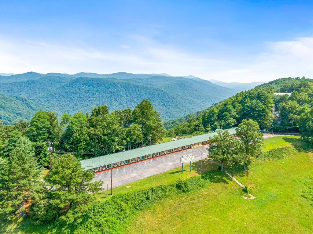 Saluda Mountain Lodge - main image