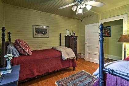 Saluda Cottage with Deck Walk to Downtown and Main St - image 2