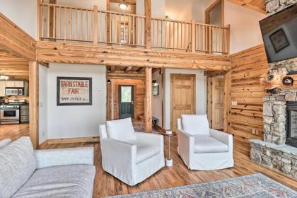 Modern Mtn Hideaway - 1 Mi to Hike and Zipline! - image 3