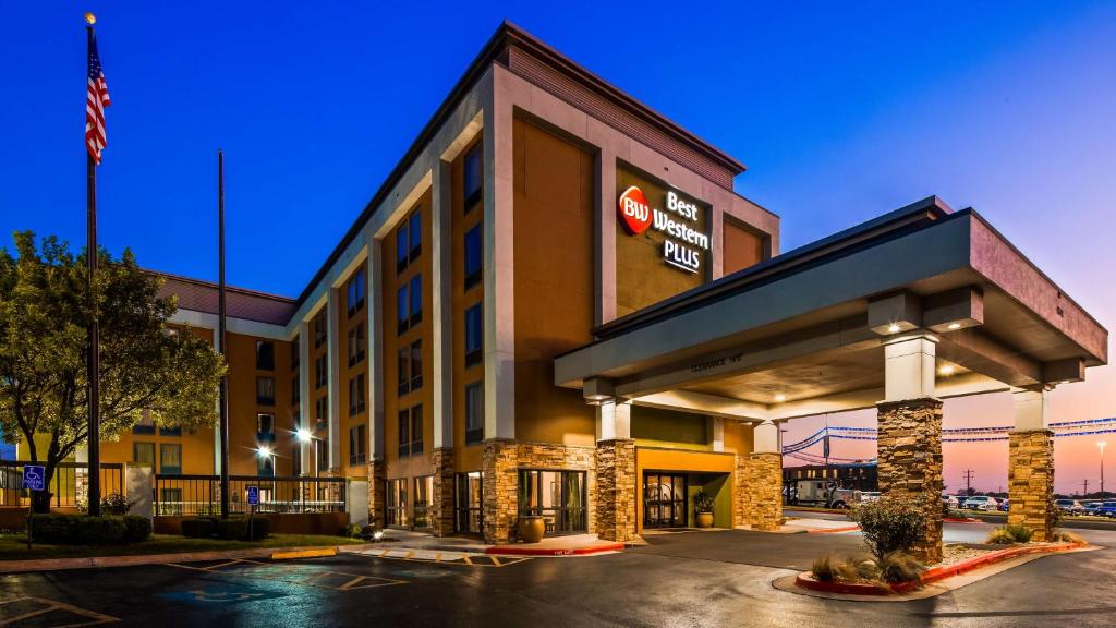 Best Western Plus Medical Center South - main image