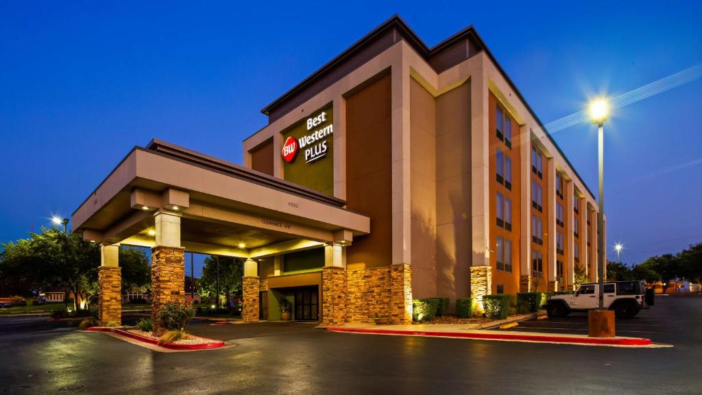 Best Western Plus Medical Center South - image 2