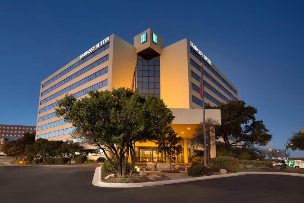 Embassy Suites San Antonio Airport - main image