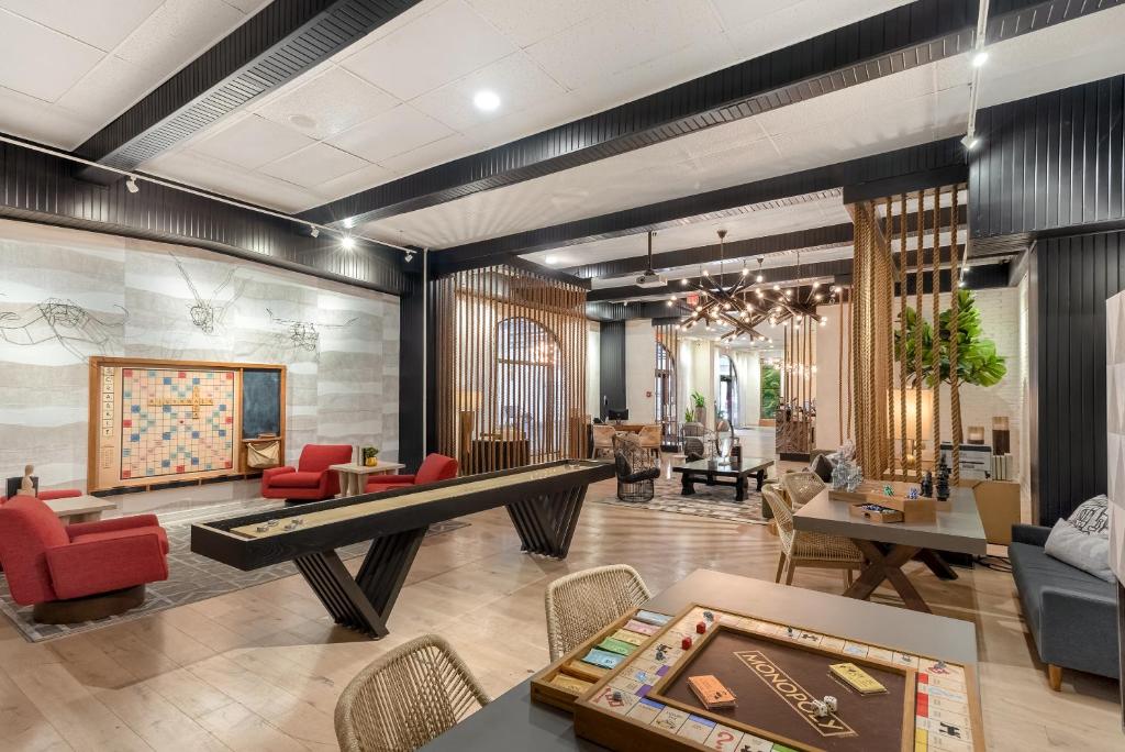 Riverwalk Plaza Hotel - main image