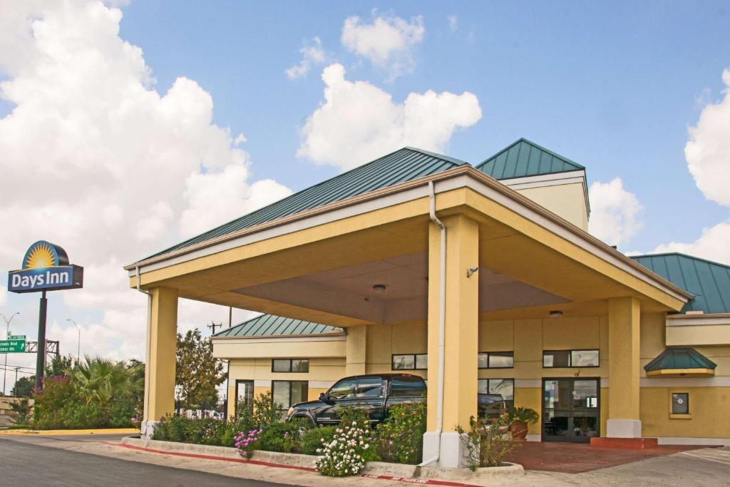 Days Inn by Wyndham N.W. Medical Center - main image