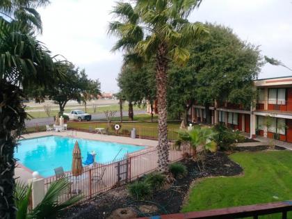 Knights Inn San Antonio near AT&T Center - image 3