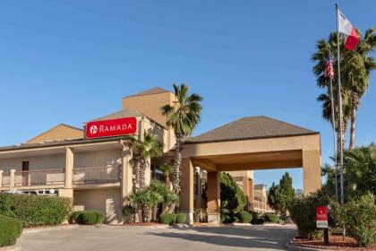 Ramada by Wyndham San AntonioNear SeaWorld San Antonio