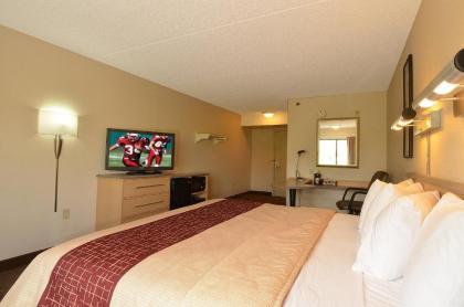 Red Roof Inn San Antonio Airport - image 5