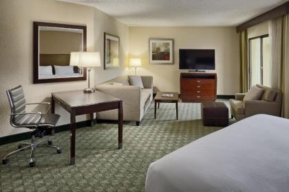 DoubleTree by Hilton San Antonio Downtown - image 3