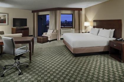DoubleTree by Hilton San Antonio Downtown - image 4
