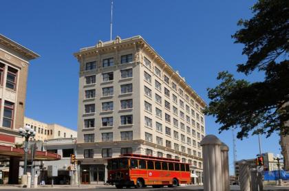 Hotel Gibbs Downtown Riverwalk - image 2