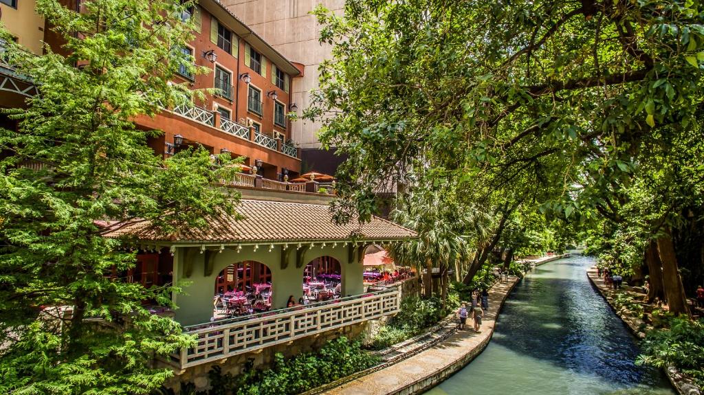 Hotel Valencia Riverwalk - main image