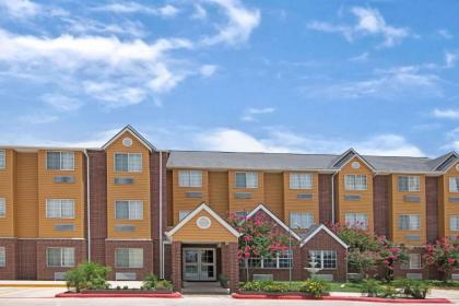 Microtel Inn & Suites by Wyndham San Antonio Downtown NorthE