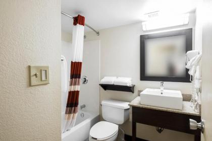 Red Roof Inn PLUS+ San Antonio Downtown - Riverwalk - image 5