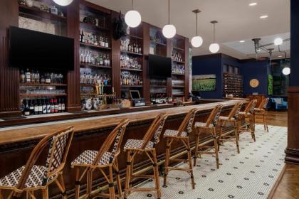 Embassy Suites San Antonio Riverwalk-Downtown - image 3