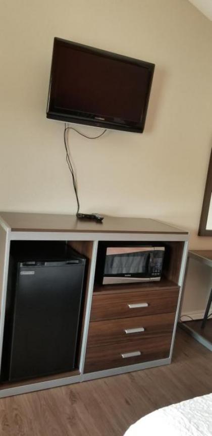 Econo Inn Lackland AFB-Seaworld San Antonio - image 3