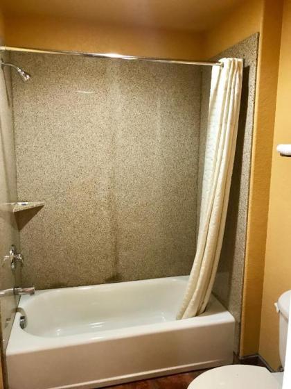 Camino Real Motel - image 3