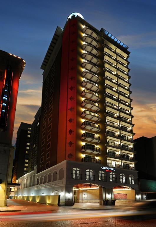 Courtyard by Marriott San Antonio Riverwalk - image 2