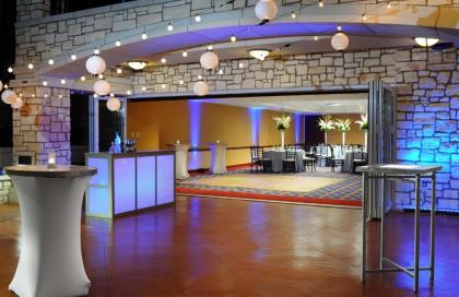 Courtyard by Marriott San Antonio Riverwalk - image 3